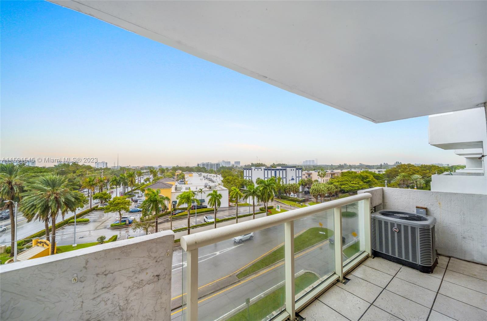 13499 Biscayne Blvd 505, North Miami, Florida 33181, 2 Bedrooms Bedrooms, ,2 BathroomsBathrooms,Residentiallease,For Rent,13499 Biscayne Blvd 505,A11501545