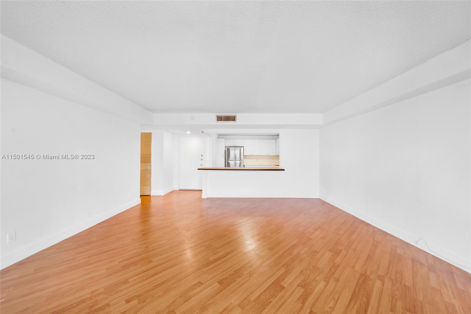 13499 Biscayne Blvd 505, North Miami, Florida 33181, 2 Bedrooms Bedrooms, ,2 BathroomsBathrooms,Residentiallease,For Rent,13499 Biscayne Blvd 505,A11501545