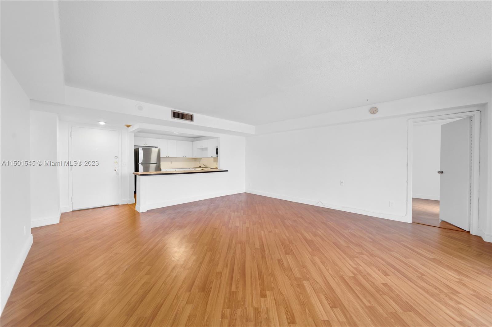 13499 Biscayne Blvd 505, North Miami, Florida 33181, 2 Bedrooms Bedrooms, ,2 BathroomsBathrooms,Residentiallease,For Rent,13499 Biscayne Blvd 505,A11501545