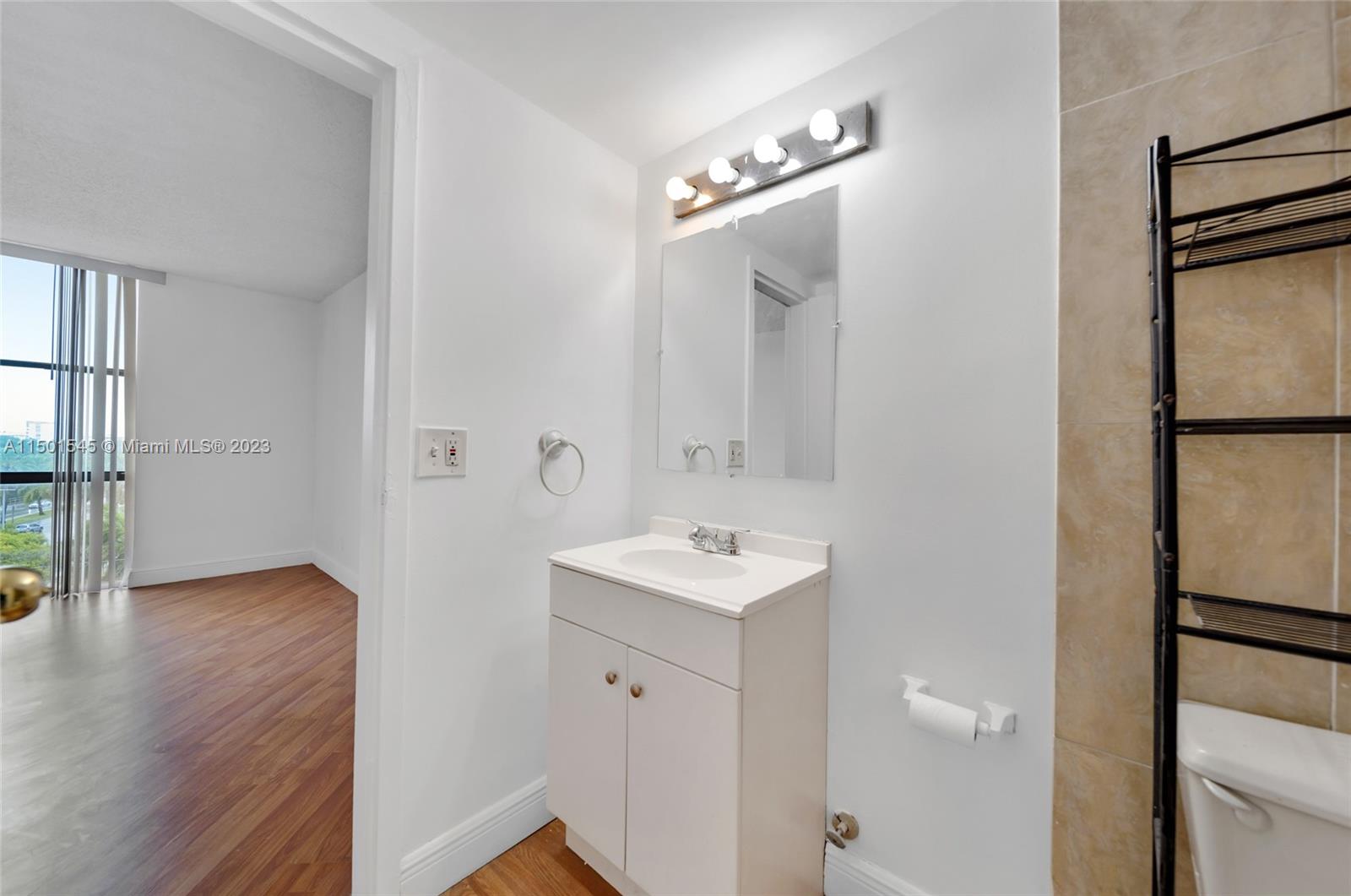 13499 Biscayne Blvd 505, North Miami, Florida 33181, 2 Bedrooms Bedrooms, ,2 BathroomsBathrooms,Residentiallease,For Rent,13499 Biscayne Blvd 505,A11501545