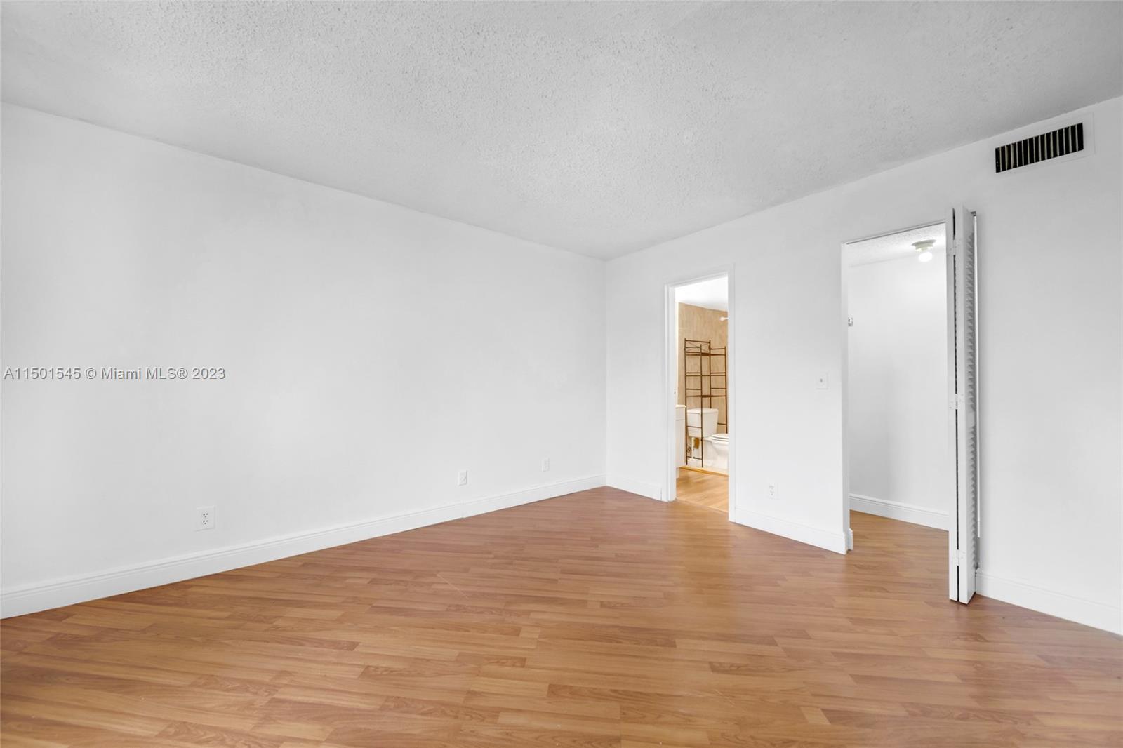 13499 Biscayne Blvd 505, North Miami, Florida 33181, 2 Bedrooms Bedrooms, ,2 BathroomsBathrooms,Residentiallease,For Rent,13499 Biscayne Blvd 505,A11501545