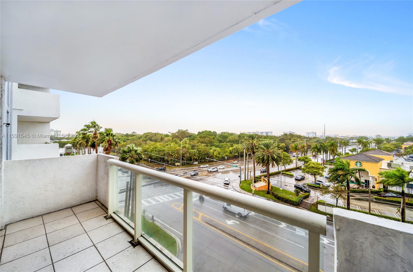 13499 Biscayne Blvd 505, North Miami, Florida 33181, 2 Bedrooms Bedrooms, ,2 BathroomsBathrooms,Residentiallease,For Rent,13499 Biscayne Blvd 505,A11501545