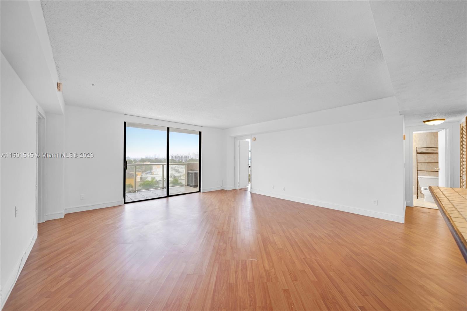 13499 Biscayne Blvd 505, North Miami, Florida 33181, 2 Bedrooms Bedrooms, ,2 BathroomsBathrooms,Residentiallease,For Rent,13499 Biscayne Blvd 505,A11501545