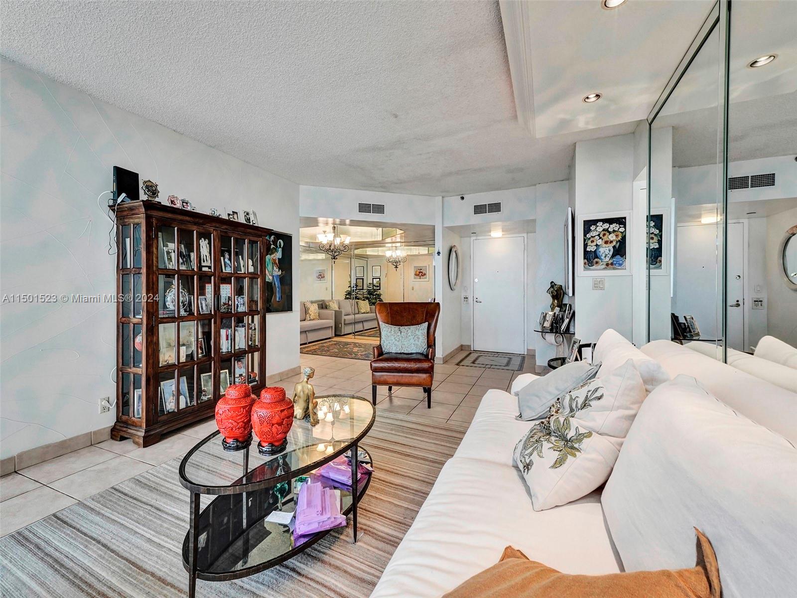 19355 Turnberry Way 8L, Aventura, Florida 33180, 3 Bedrooms Bedrooms, ,2 BathroomsBathrooms,Residential,For Sale,19355 Turnberry Way 8L,A11501523