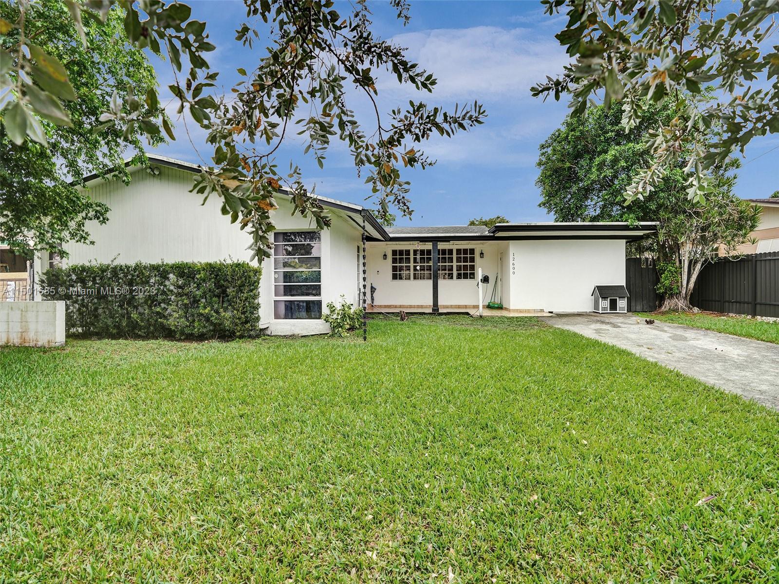 12600 SW 34th St  For Sale A11501685, FL