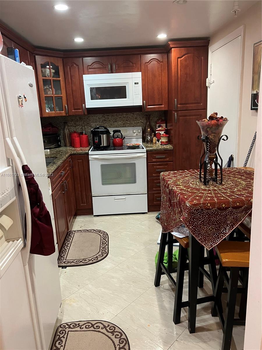 400 Kings Point Dr 106, Sunny Isles Beach, Florida 33160, 1 Bedroom Bedrooms, ,1 BathroomBathrooms,Residentiallease,For Rent,400 Kings Point Dr 106,A11501733