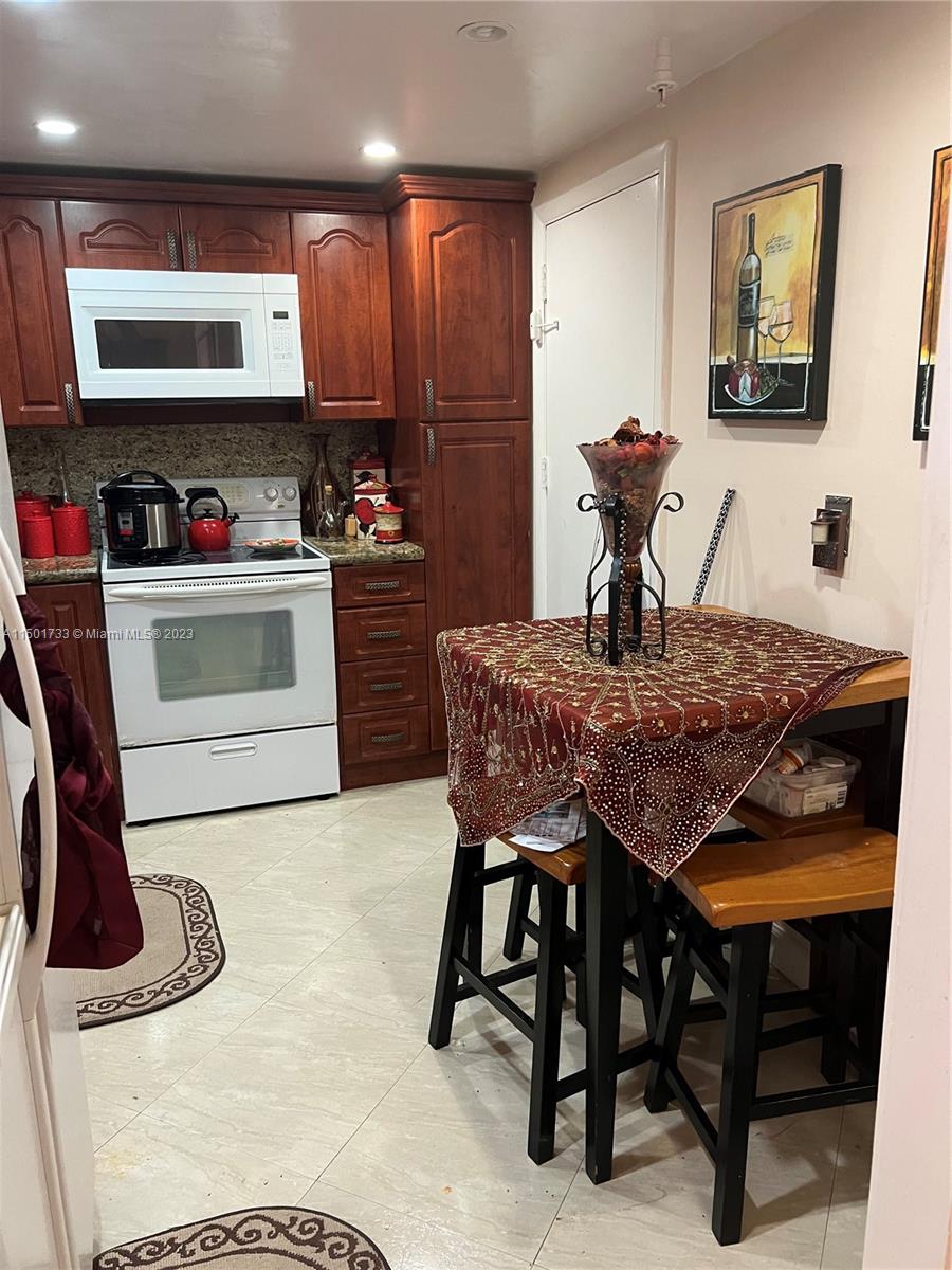 400 Kings Point Dr 106, Sunny Isles Beach, Florida 33160, 1 Bedroom Bedrooms, ,1 BathroomBathrooms,Residentiallease,For Rent,400 Kings Point Dr 106,A11501733