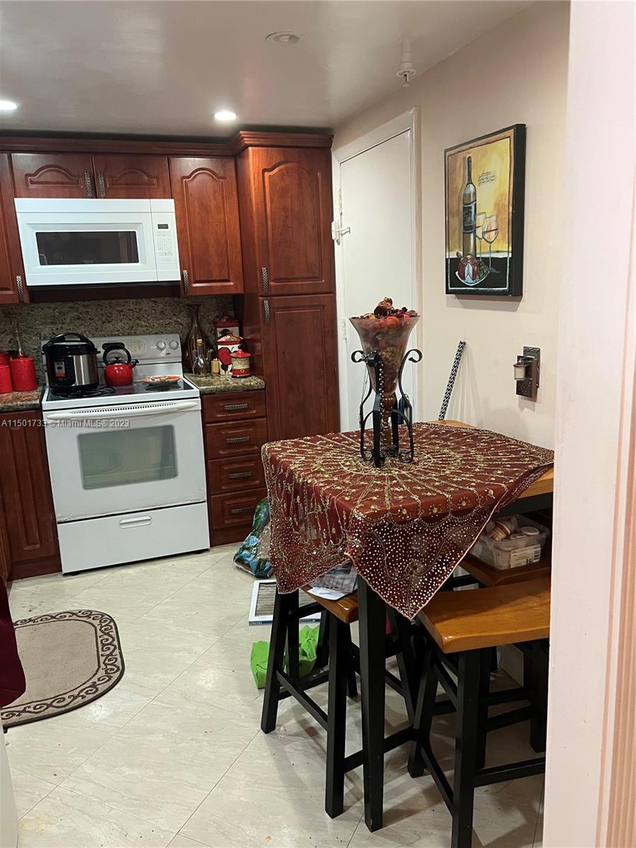 400 Kings Point Dr 106, Sunny Isles Beach, Florida 33160, 1 Bedroom Bedrooms, ,1 BathroomBathrooms,Residentiallease,For Rent,400 Kings Point Dr 106,A11501733
