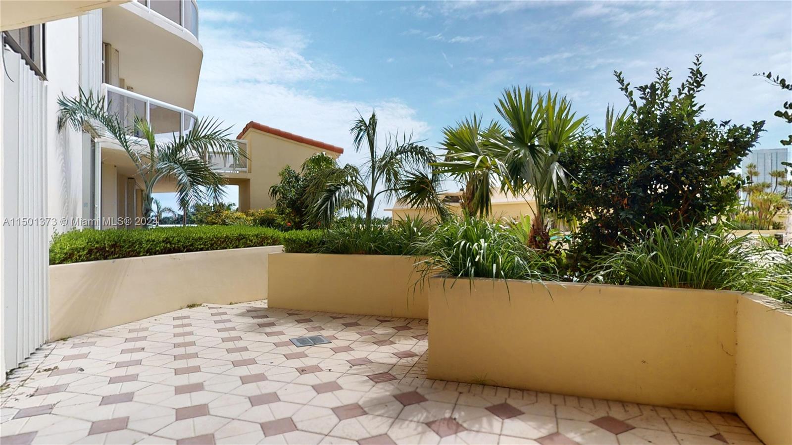 20191 E Country Club Dr 408, Aventura, Florida 33180, 2 Bedrooms Bedrooms, ,2 BathroomsBathrooms,Residential,For Sale,20191 E Country Club Dr 408,A11501373