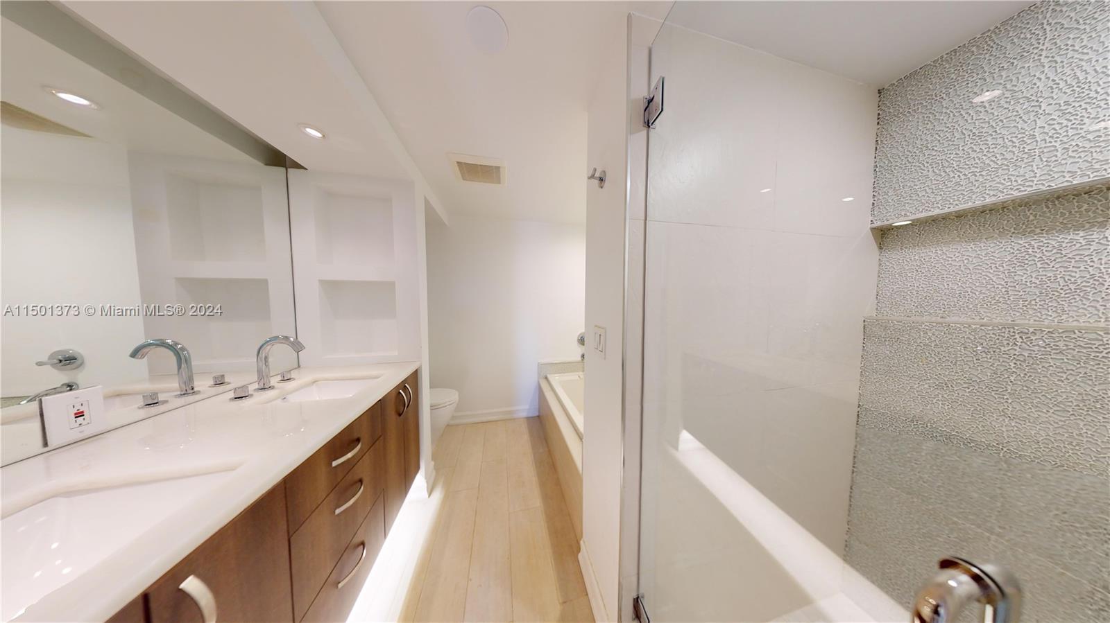 20191 E Country Club Dr 408, Aventura, Florida 33180, 2 Bedrooms Bedrooms, ,2 BathroomsBathrooms,Residential,For Sale,20191 E Country Club Dr 408,A11501373
