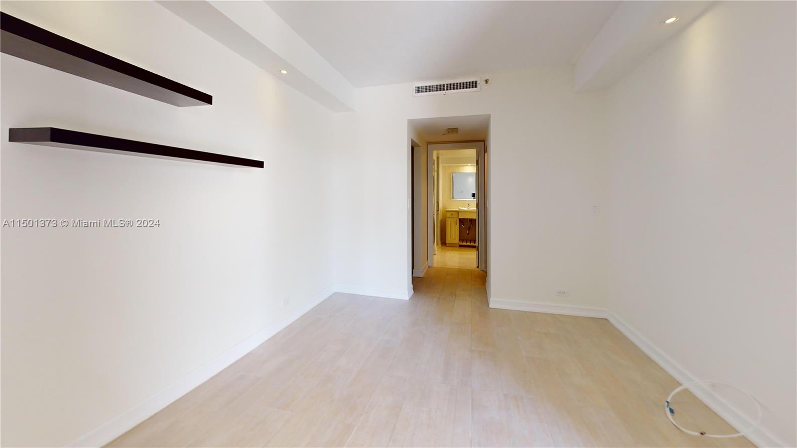 20191 E Country Club Dr 408, Aventura, Florida 33180, 2 Bedrooms Bedrooms, ,2 BathroomsBathrooms,Residential,For Sale,20191 E Country Club Dr 408,A11501373