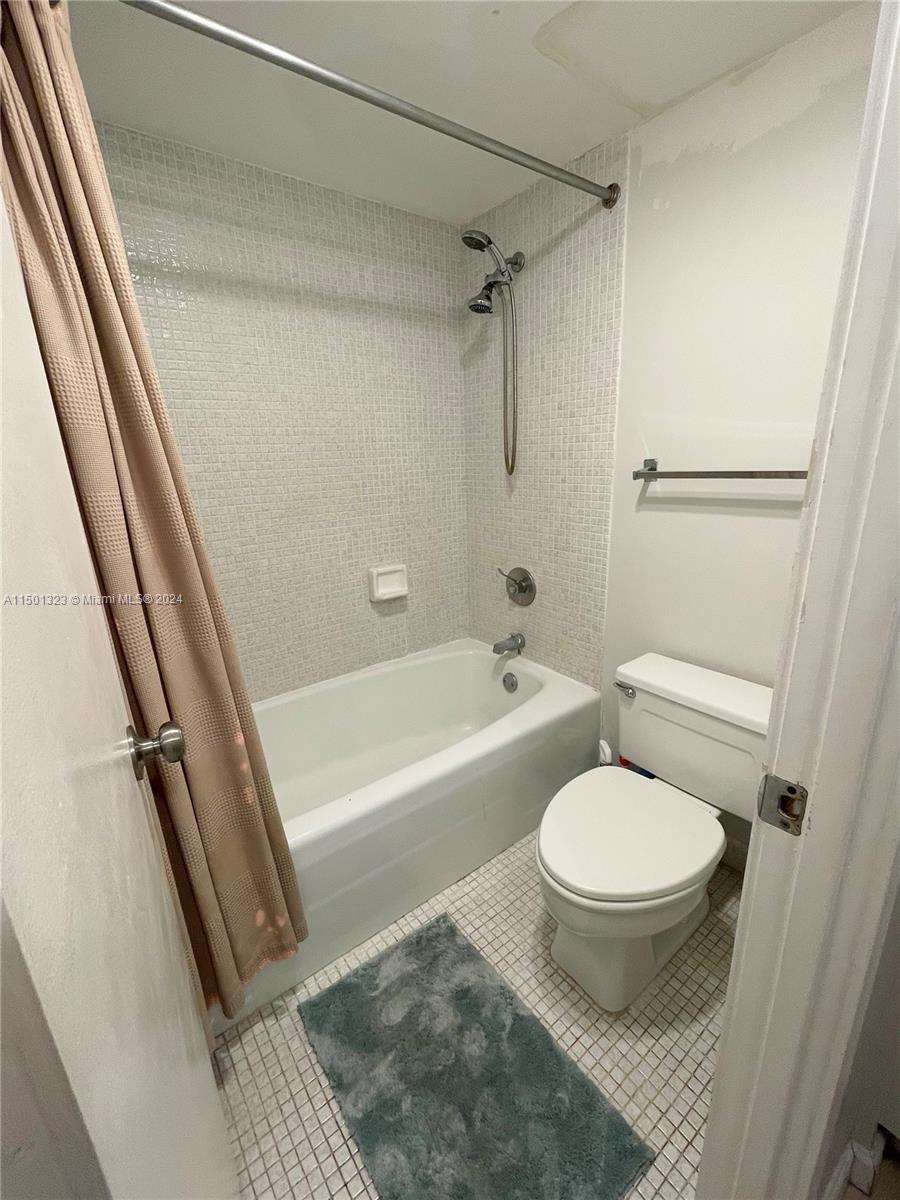 3701 N Country Club Dr 2201, Aventura, Florida 33180, 2 Bedrooms Bedrooms, ,2 BathroomsBathrooms,Residential,For Sale,3701 N Country Club Dr 2201,A11501323