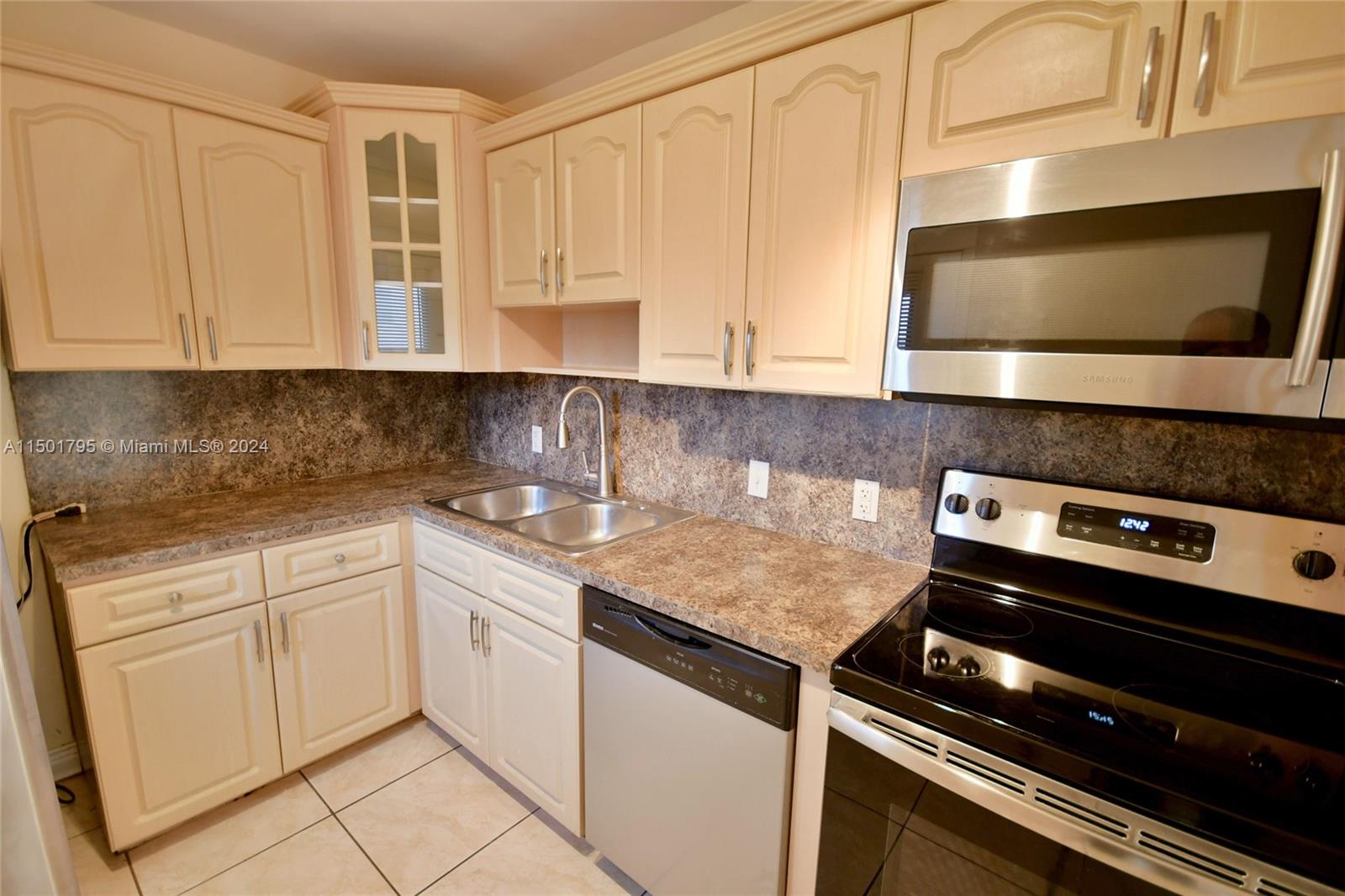 3475 N Country Club Dr 615, Aventura, Florida 33180, 2 Bedrooms Bedrooms, ,2 BathroomsBathrooms,Residential,For Sale,3475 N Country Club Dr 615,A11501795