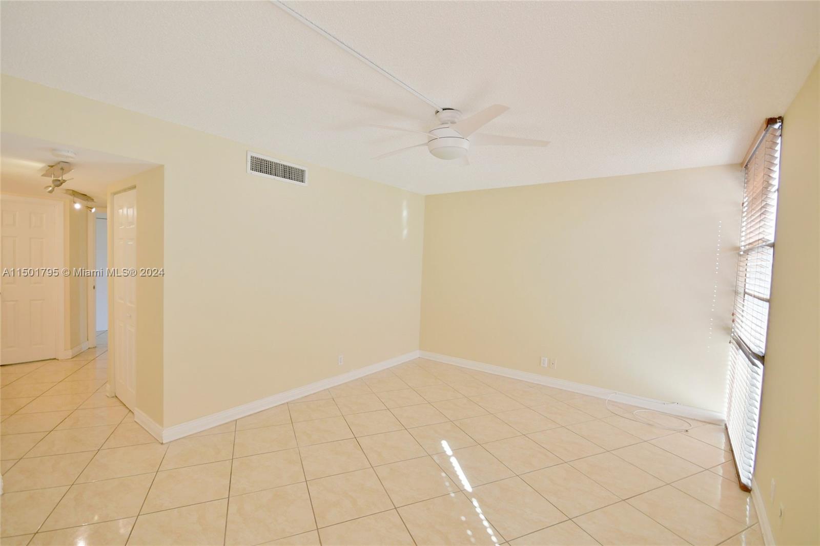 3475 N Country Club Dr 615, Aventura, Florida 33180, 2 Bedrooms Bedrooms, ,2 BathroomsBathrooms,Residential,For Sale,3475 N Country Club Dr 615,A11501795