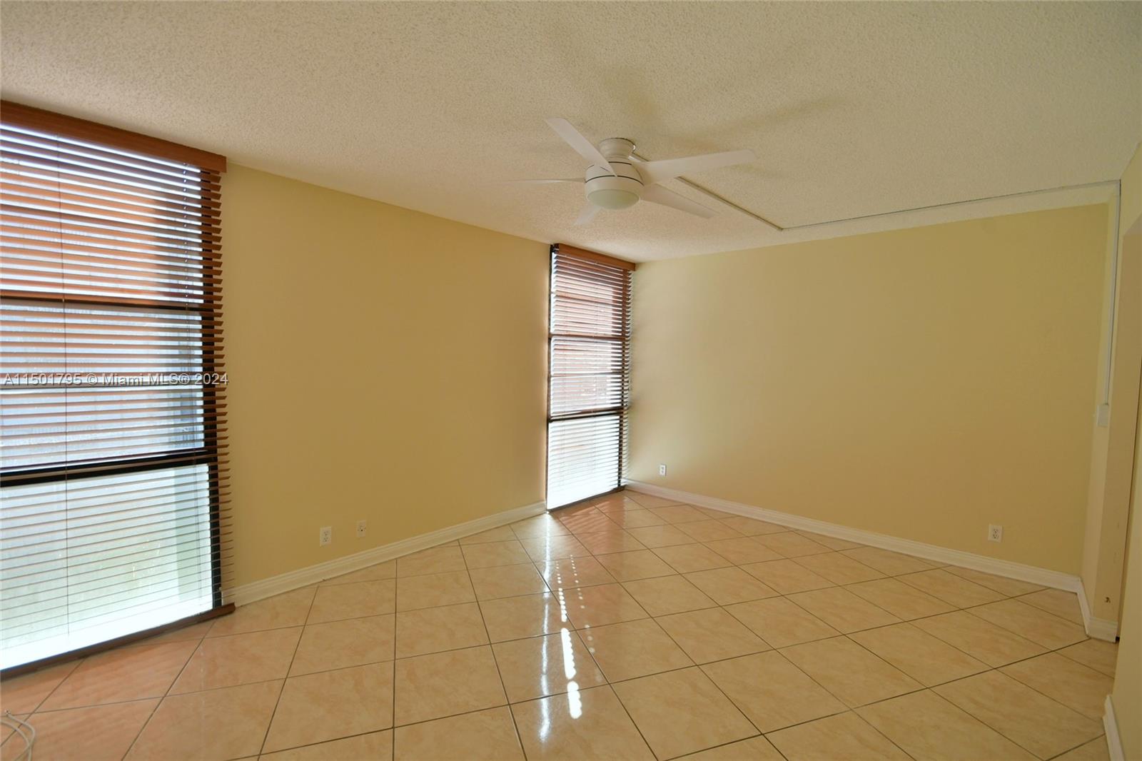 3475 N Country Club Dr 615, Aventura, Florida 33180, 2 Bedrooms Bedrooms, ,2 BathroomsBathrooms,Residential,For Sale,3475 N Country Club Dr 615,A11501795