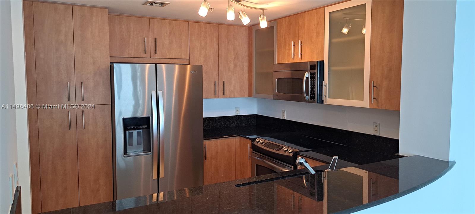 7900 Harbor Island Dr 522, North Bay Village, Florida 33141, 1 Bedroom Bedrooms, ,1 BathroomBathrooms,Residential,For Sale,7900 Harbor Island Dr 522,A11498486