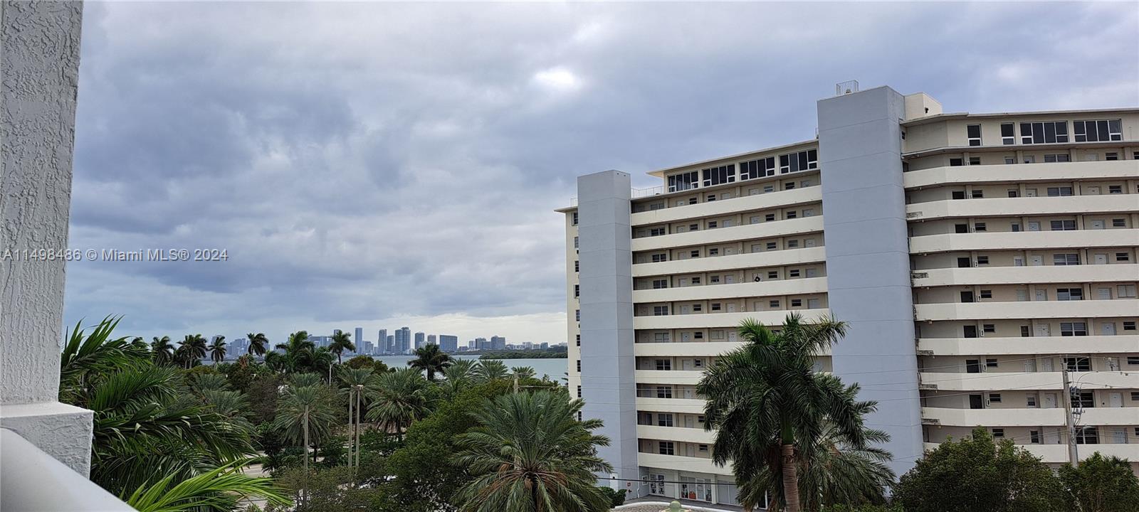 7900 Harbor Island Dr 522, North Bay Village, Florida 33141, 1 Bedroom Bedrooms, ,1 BathroomBathrooms,Residential,For Sale,7900 Harbor Island Dr 522,A11498486
