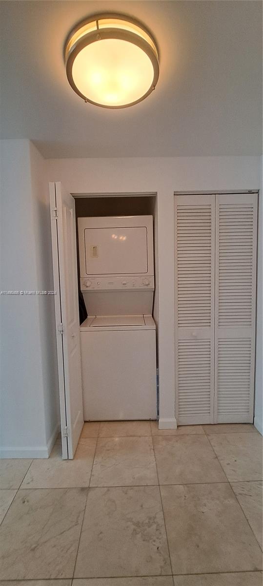 7900 Harbor Island Dr 522, North Bay Village, Florida 33141, 1 Bedroom Bedrooms, ,1 BathroomBathrooms,Residential,For Sale,7900 Harbor Island Dr 522,A11498486