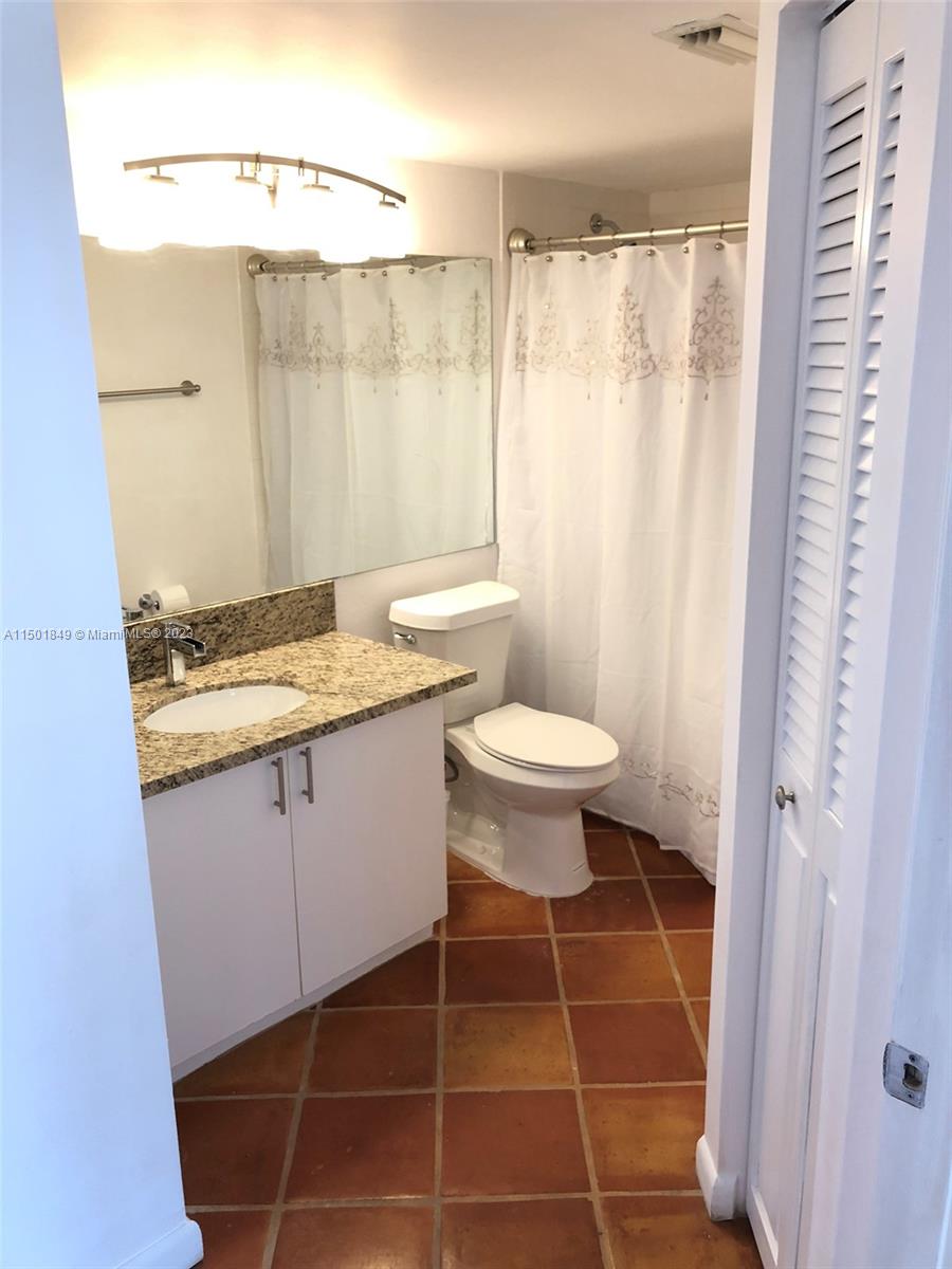 19901 E Country Club Dr 2206, Aventura, Florida 33180, 1 Bedroom Bedrooms, ,1 BathroomBathrooms,Residentiallease,For Rent,19901 E Country Club Dr 2206,A11501849