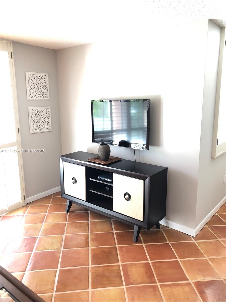 19901 E Country Club Dr 2206, Aventura, Florida 33180, 1 Bedroom Bedrooms, ,1 BathroomBathrooms,Residentiallease,For Rent,19901 E Country Club Dr 2206,A11501849