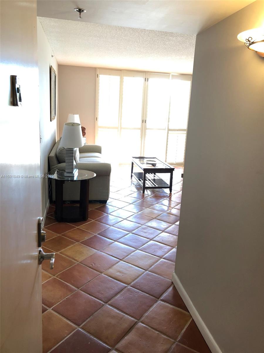 19901 E Country Club Dr 2206, Aventura, Florida 33180, 1 Bedroom Bedrooms, ,1 BathroomBathrooms,Residentiallease,For Rent,19901 E Country Club Dr 2206,A11501849