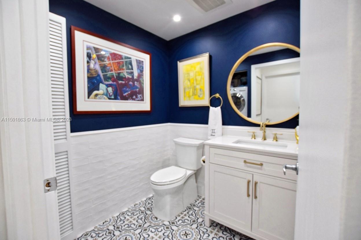 601 NE 36th St 804, Miami, Florida 33137, 2 Bedrooms Bedrooms, ,2 BathroomsBathrooms,Residential,For Sale,601 NE 36th St 804,A11501863