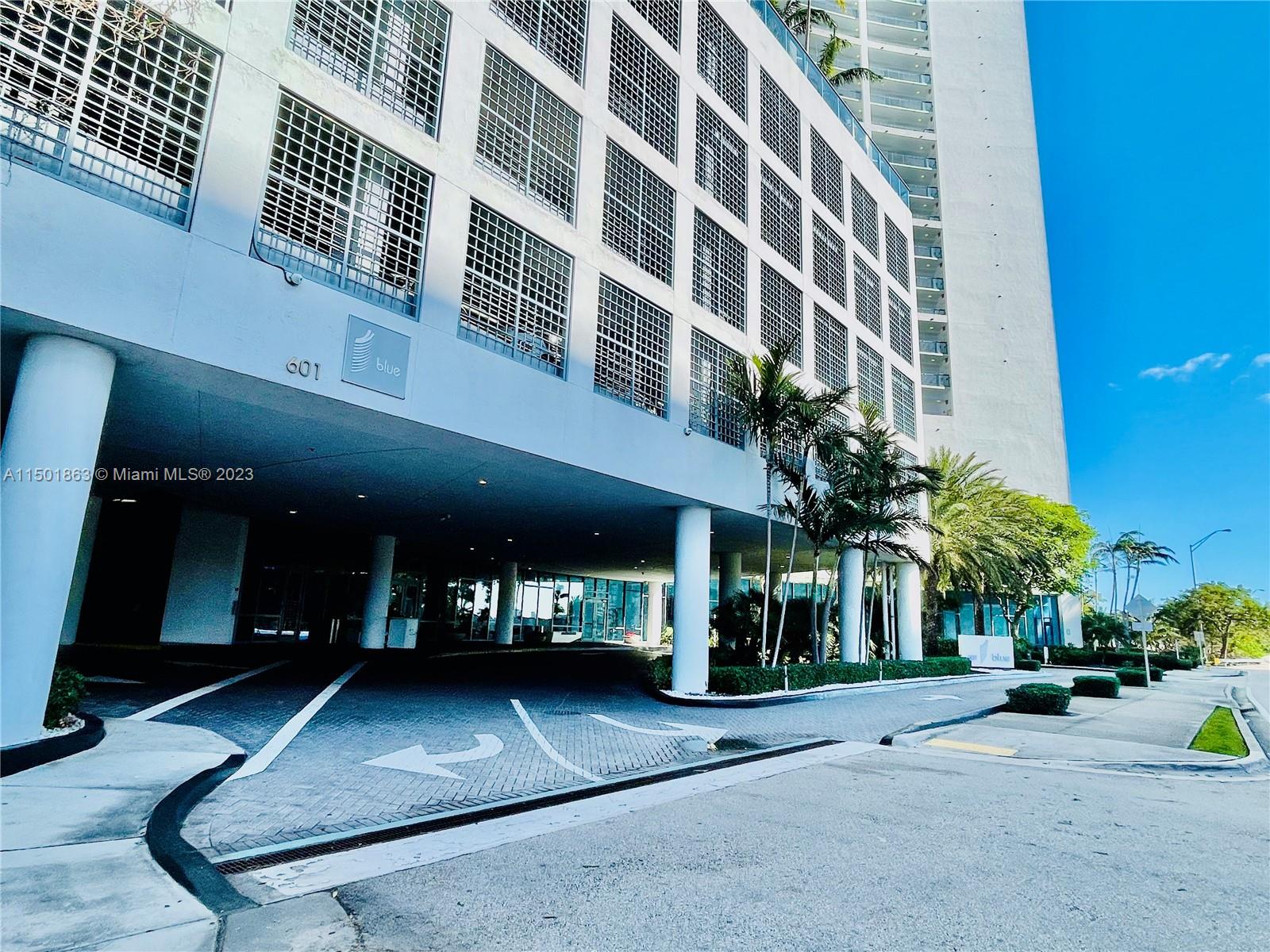 601 NE 36th St 804, Miami, Florida 33137, 2 Bedrooms Bedrooms, ,2 BathroomsBathrooms,Residential,For Sale,601 NE 36th St 804,A11501863