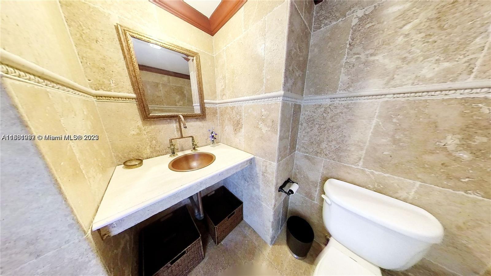 2780 NE 183rd St 1215