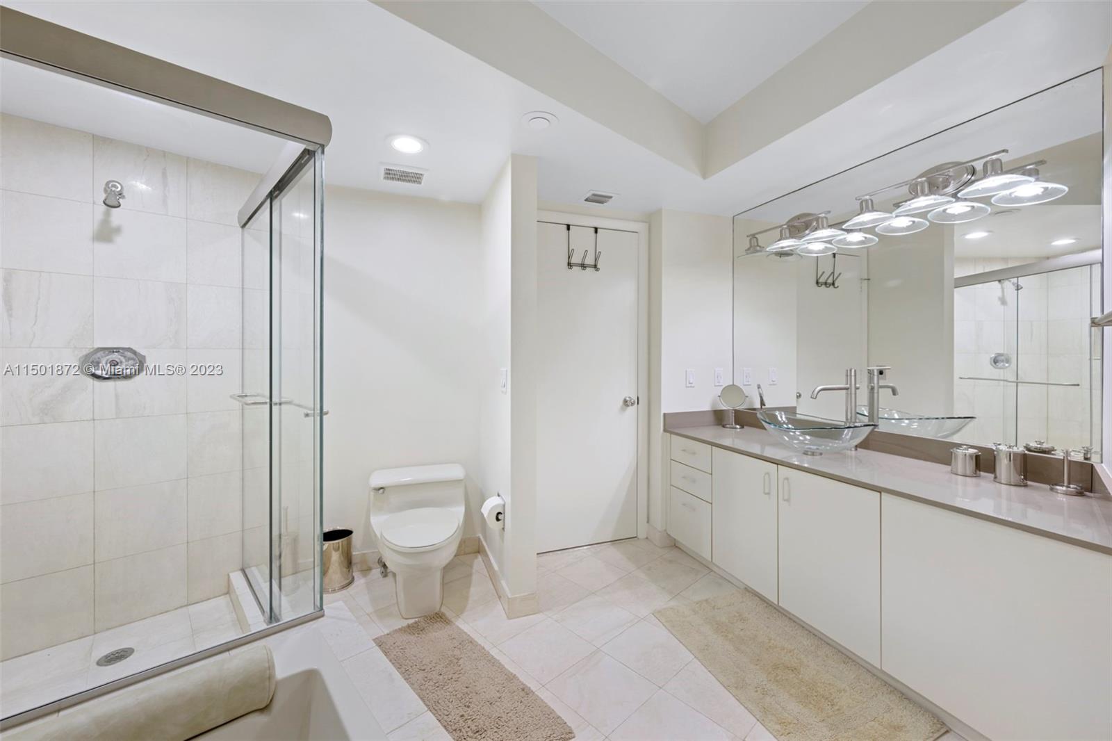1000 W Island Blvd 2111, Aventura, Florida 33160, 2 Bedrooms Bedrooms, ,2 BathroomsBathrooms,Residential,For Sale,1000 W Island Blvd 2111,A11501872