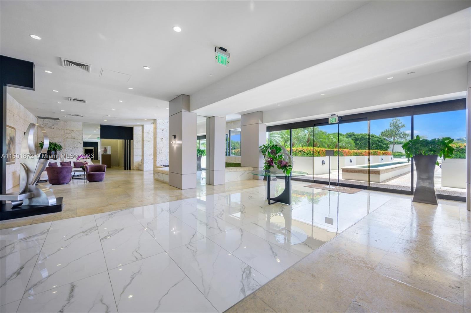 1000 Island Lobby