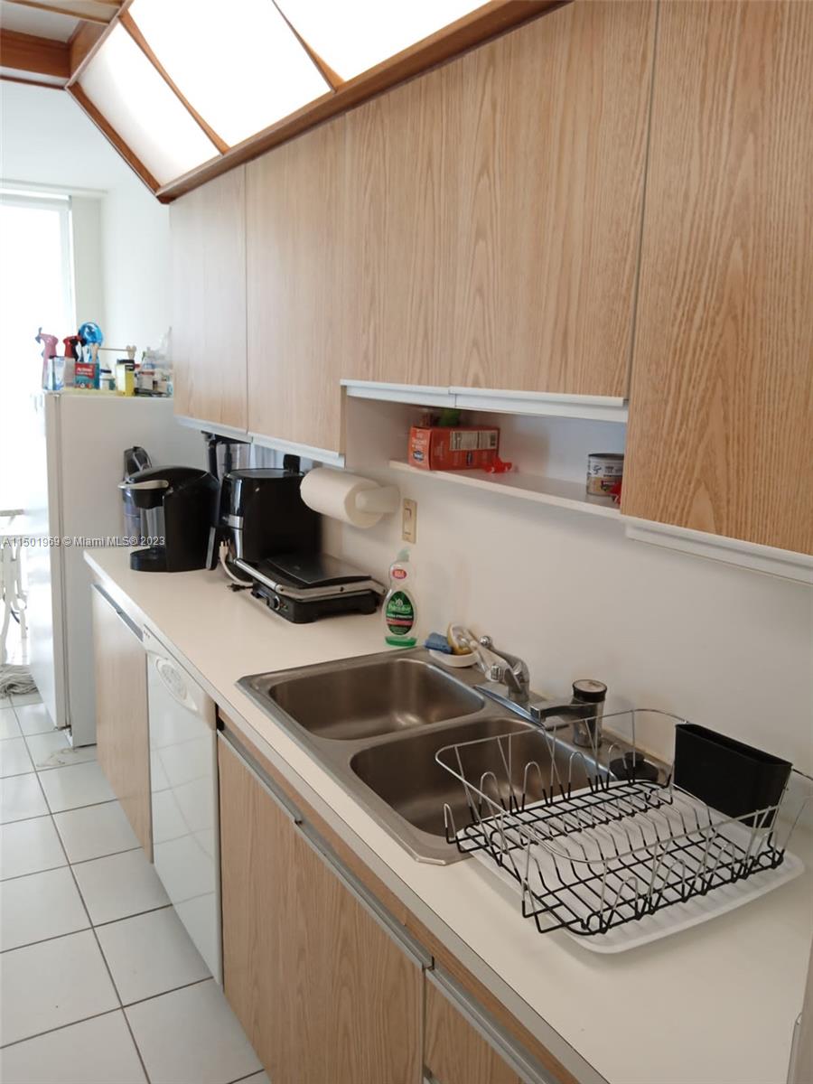 19707 Turnberry Way 28E, Aventura, Florida 33180, 2 Bedrooms Bedrooms, ,2 BathroomsBathrooms,Residentiallease,For Rent,19707 Turnberry Way 28E,A11501969