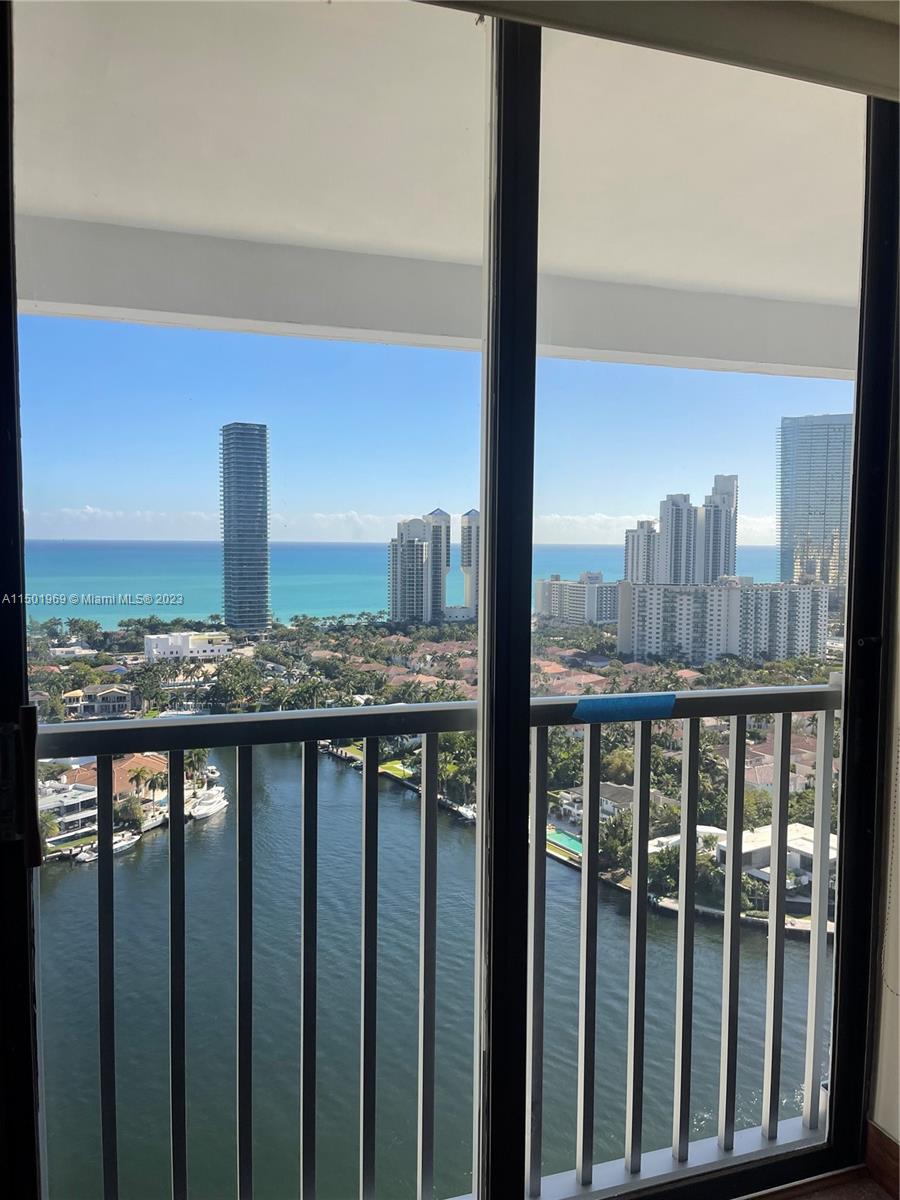 19707 Turnberry Way 28E, Aventura, Florida 33180, 2 Bedrooms Bedrooms, ,2 BathroomsBathrooms,Residentiallease,For Rent,19707 Turnberry Way 28E,A11501969