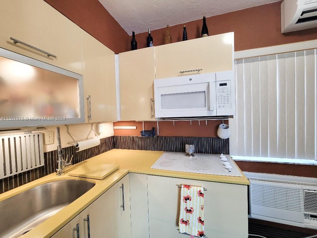 322 Harding St B101, Hollywood, Florida 33019, 1 Bedroom Bedrooms, ,1 BathroomBathrooms,Residentiallease,For Rent,322 Harding St B101,A11501918