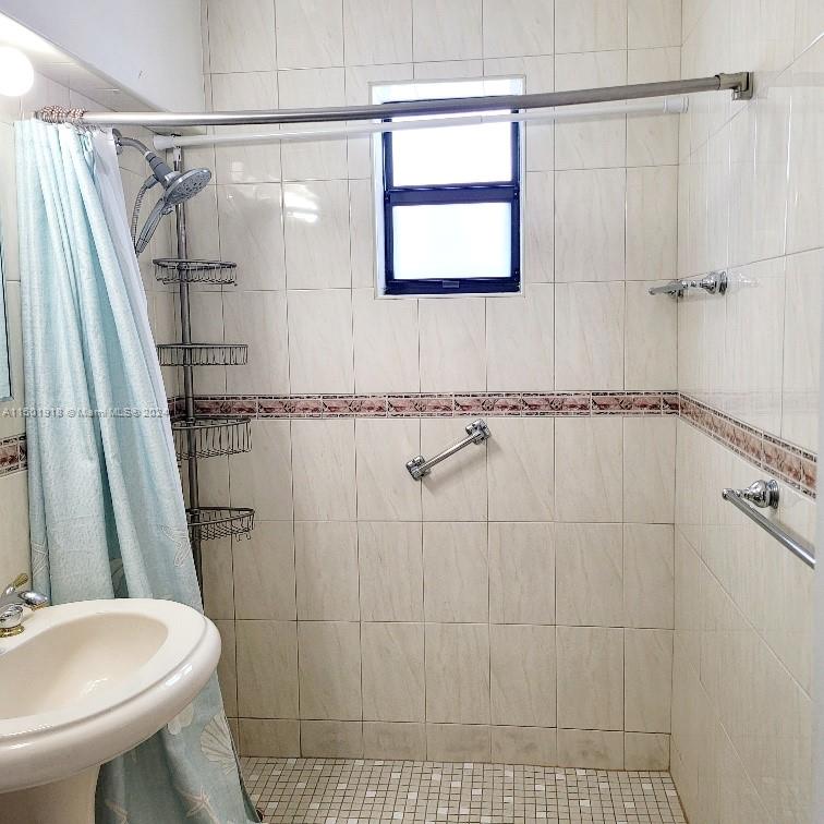 322 Harding St B101, Hollywood, Florida 33019, 1 Bedroom Bedrooms, ,1 BathroomBathrooms,Residentiallease,For Rent,322 Harding St B101,A11501918