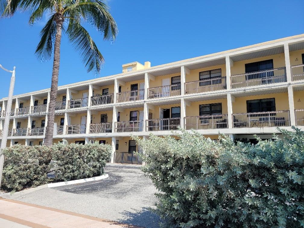 322 Harding St B101, Hollywood, Florida 33019, 1 Bedroom Bedrooms, ,1 BathroomBathrooms,Residentiallease,For Rent,322 Harding St B101,A11501918