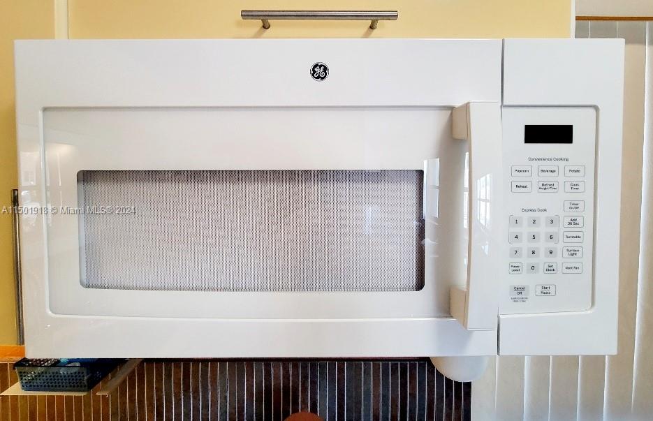 322 Harding St B101, Hollywood, Florida 33019, 1 Bedroom Bedrooms, ,1 BathroomBathrooms,Residentiallease,For Rent,322 Harding St B101,A11501918