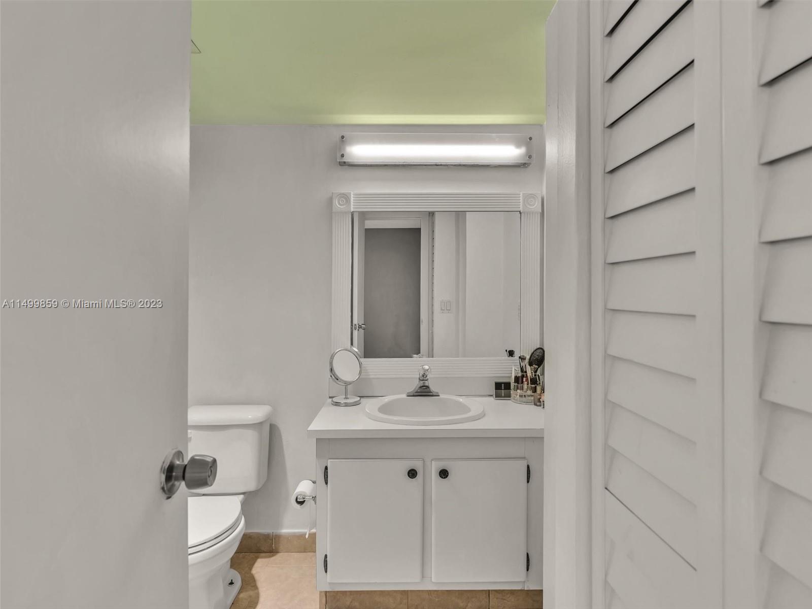 20301 Country Club Dr, Aventura, FL, 33180 United States, 2 Bedrooms Bedrooms, ,2 BathroomsBathrooms,Residential,For Sale,Country Club Dr,A11499859