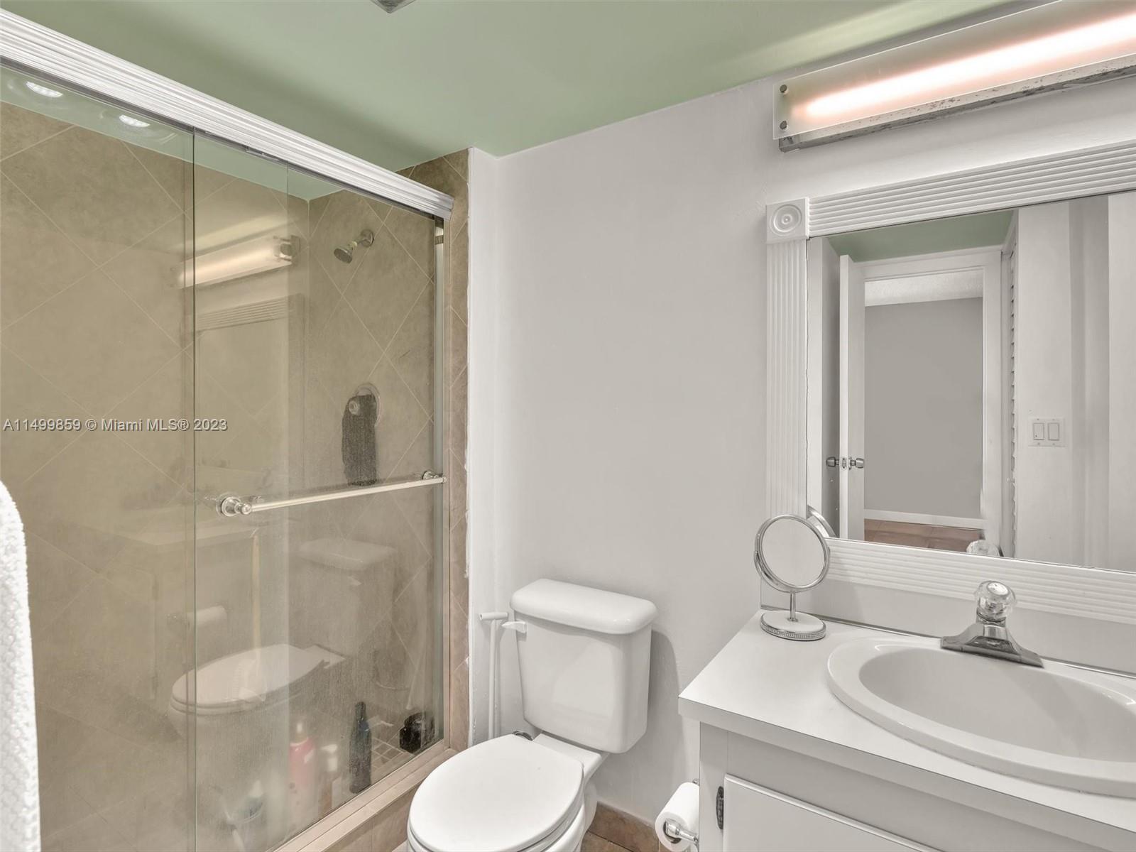 20301 Country Club Dr, Aventura, FL, 33180 United States, 2 Bedrooms Bedrooms, ,2 BathroomsBathrooms,Residential,For Sale,Country Club Dr,A11499859