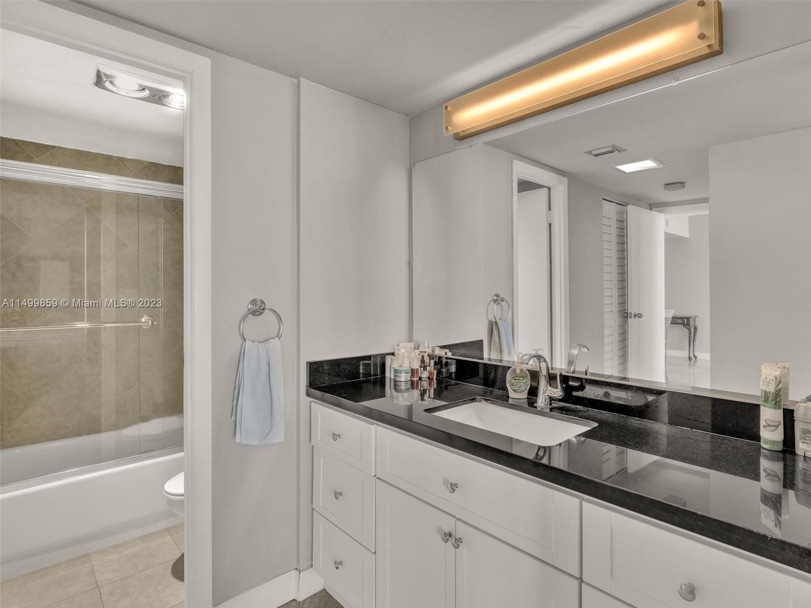 20301 Country Club Dr, Aventura, FL, 33180 United States, 2 Bedrooms Bedrooms, ,2 BathroomsBathrooms,Residential,For Sale,Country Club Dr,A11499859