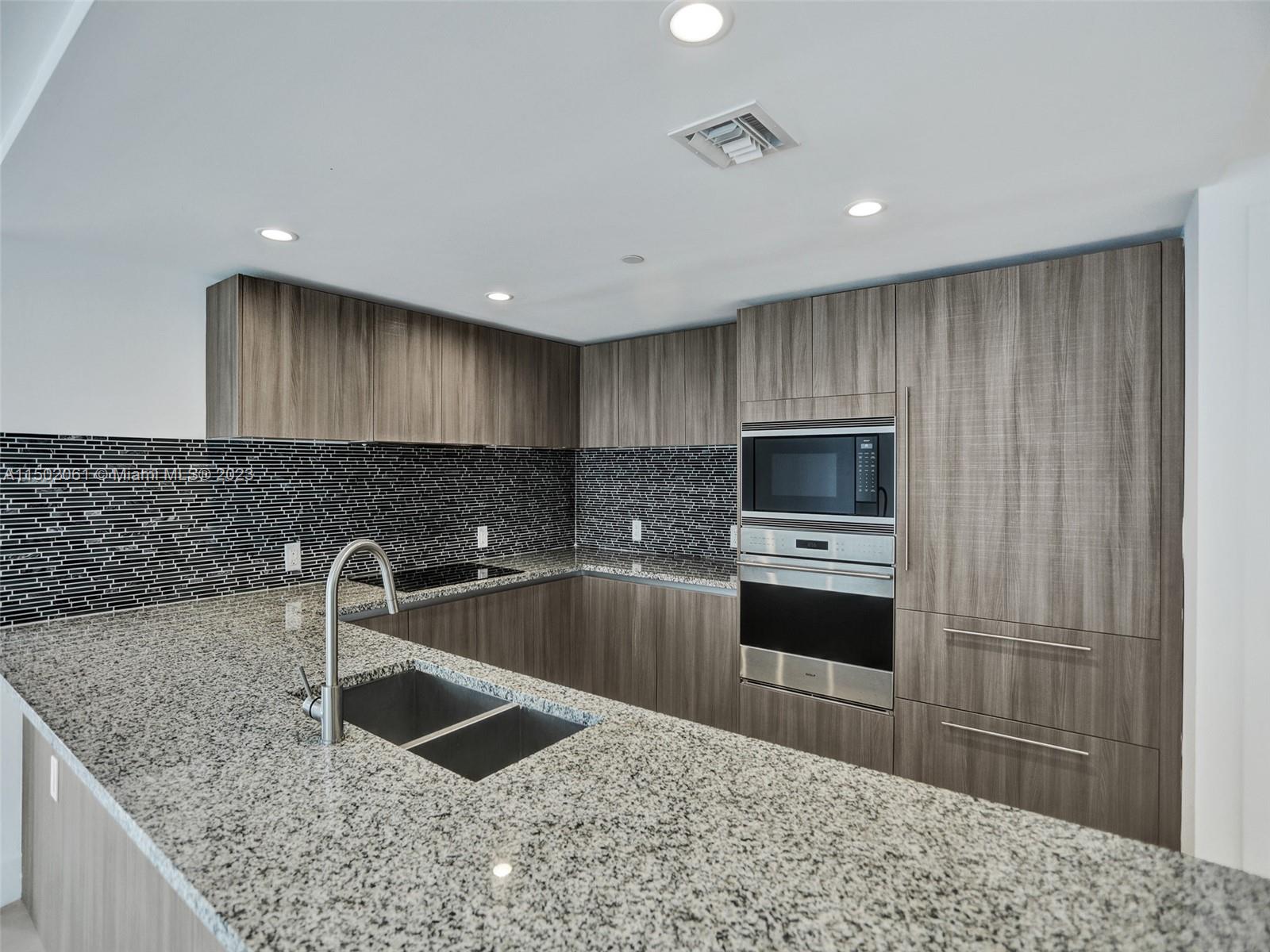1170 101st St 403, Bay Harbor Islands, Florida 33154, 3 Bedrooms Bedrooms, ,3 BathroomsBathrooms,Residential,For Sale,1170 101st St 403,A11502061