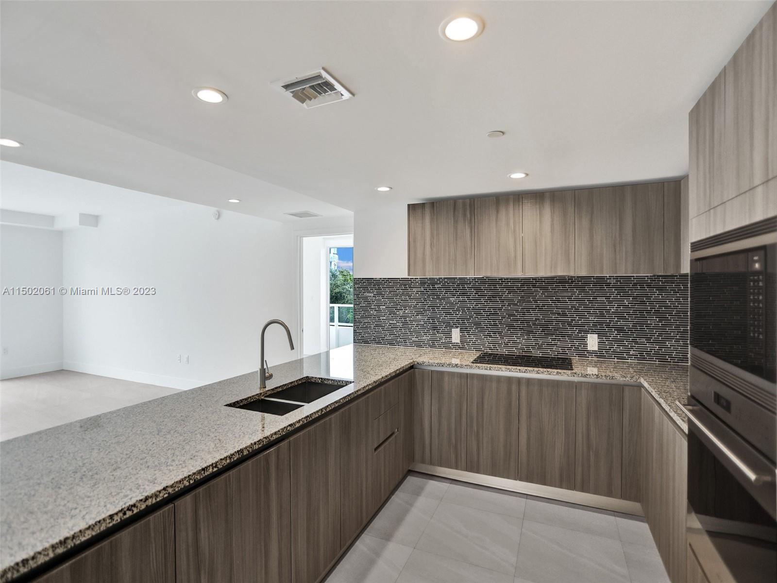 1170 101st St 403, Bay Harbor Islands, Florida 33154, 3 Bedrooms Bedrooms, ,3 BathroomsBathrooms,Residential,For Sale,1170 101st St 403,A11502061