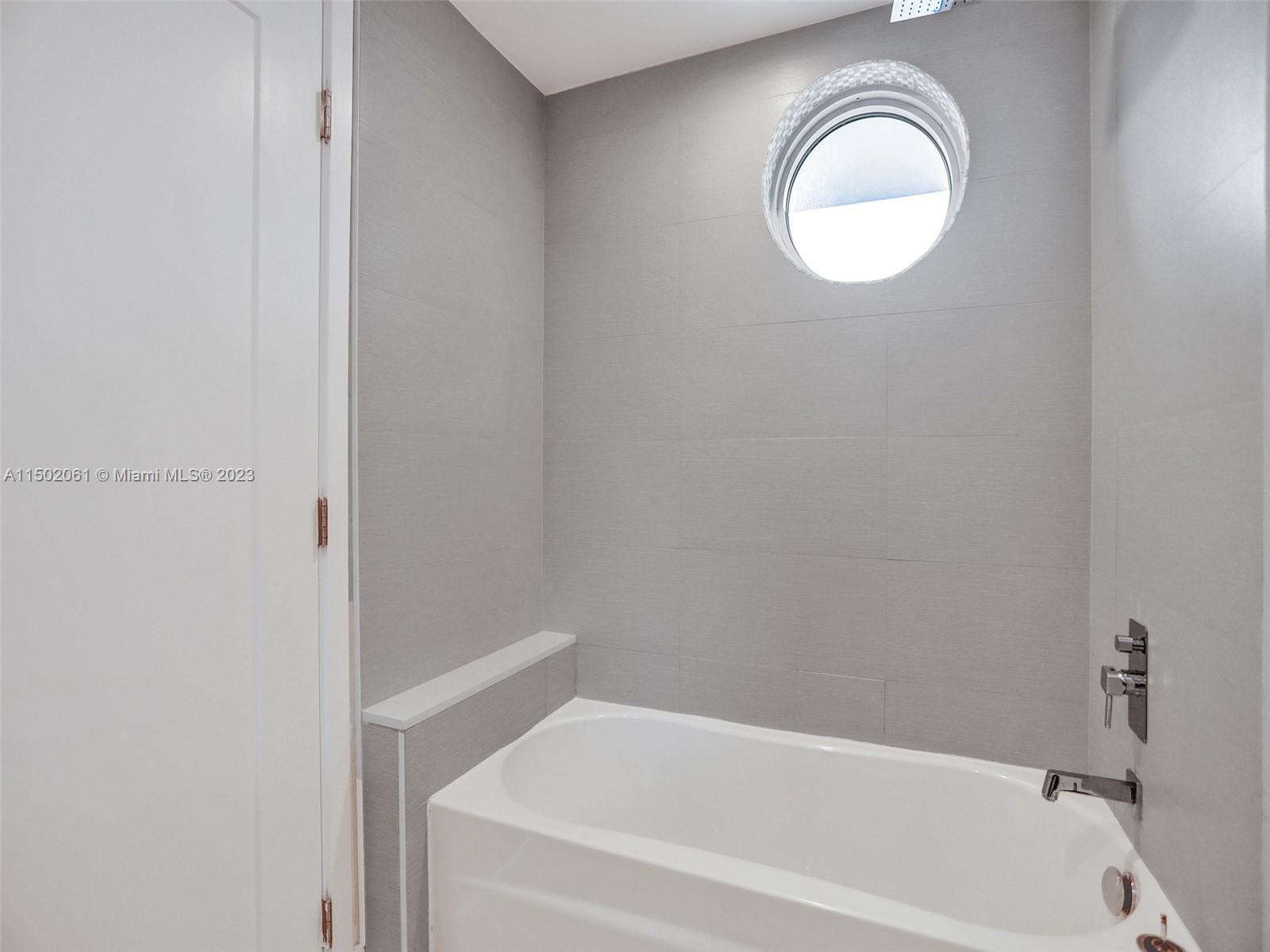 1170 101st St 403, Bay Harbor Islands, Florida 33154, 3 Bedrooms Bedrooms, ,3 BathroomsBathrooms,Residential,For Sale,1170 101st St 403,A11502061