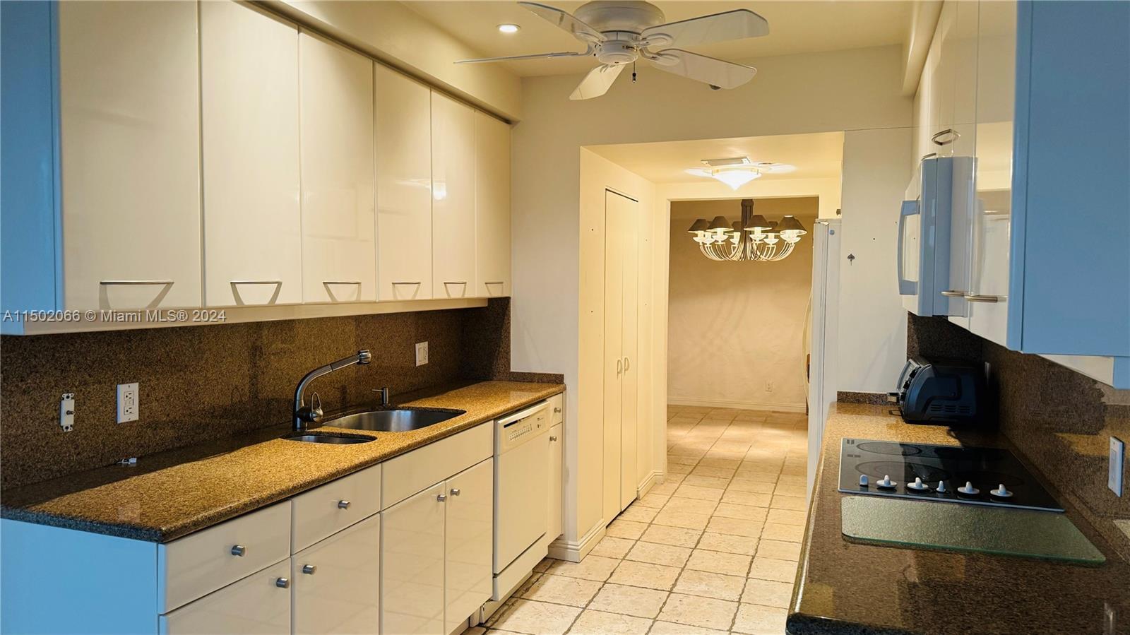 20281 E Country Club Dr 1009, Miami, Florida 33180, 2 Bedrooms Bedrooms, ,2 BathroomsBathrooms,Residential,For Sale,20281 E Country Club Dr 1009,A11502066
