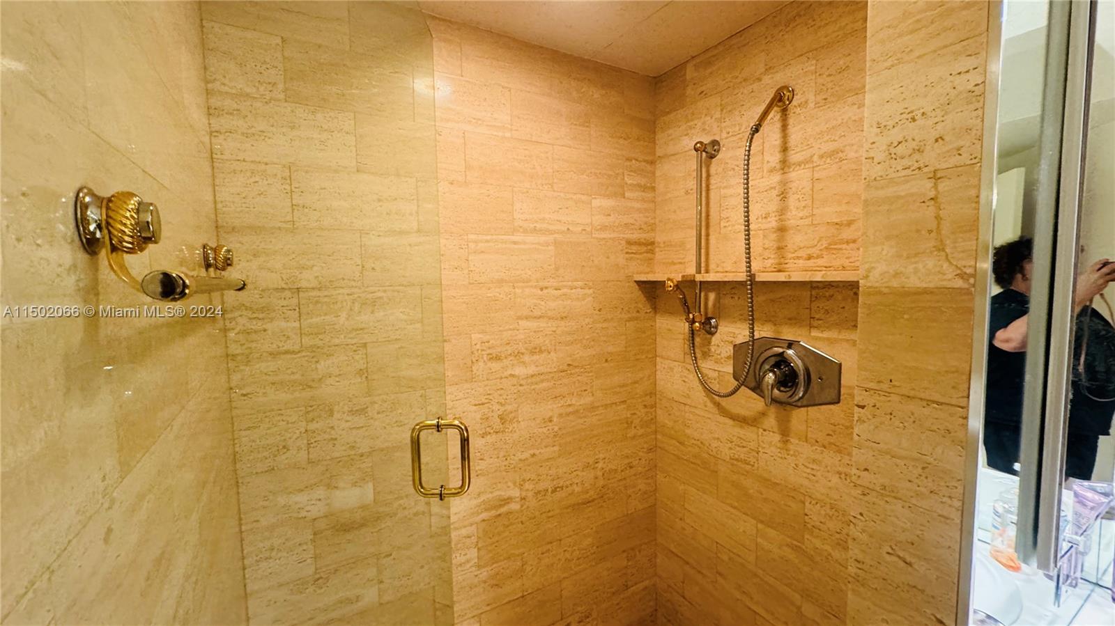 20281 E Country Club Dr 1009, Miami, Florida 33180, 2 Bedrooms Bedrooms, ,2 BathroomsBathrooms,Residential,For Sale,20281 E Country Club Dr 1009,A11502066