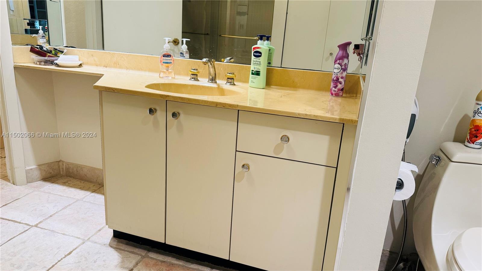 20281 E Country Club Dr 1009, Miami, Florida 33180, 2 Bedrooms Bedrooms, ,2 BathroomsBathrooms,Residential,For Sale,20281 E Country Club Dr 1009,A11502066
