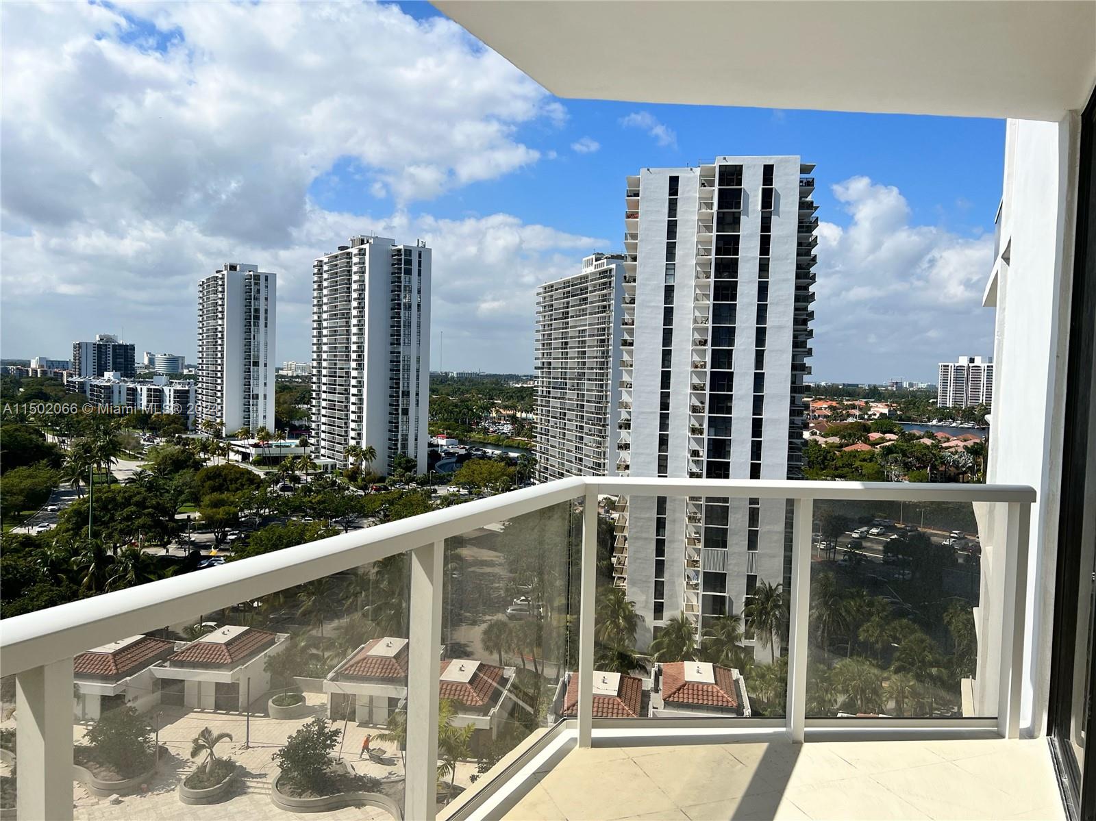 20281 E Country Club Dr 1009, Miami, Florida 33180, 2 Bedrooms Bedrooms, ,2 BathroomsBathrooms,Residential,For Sale,20281 E Country Club Dr 1009,A11502066