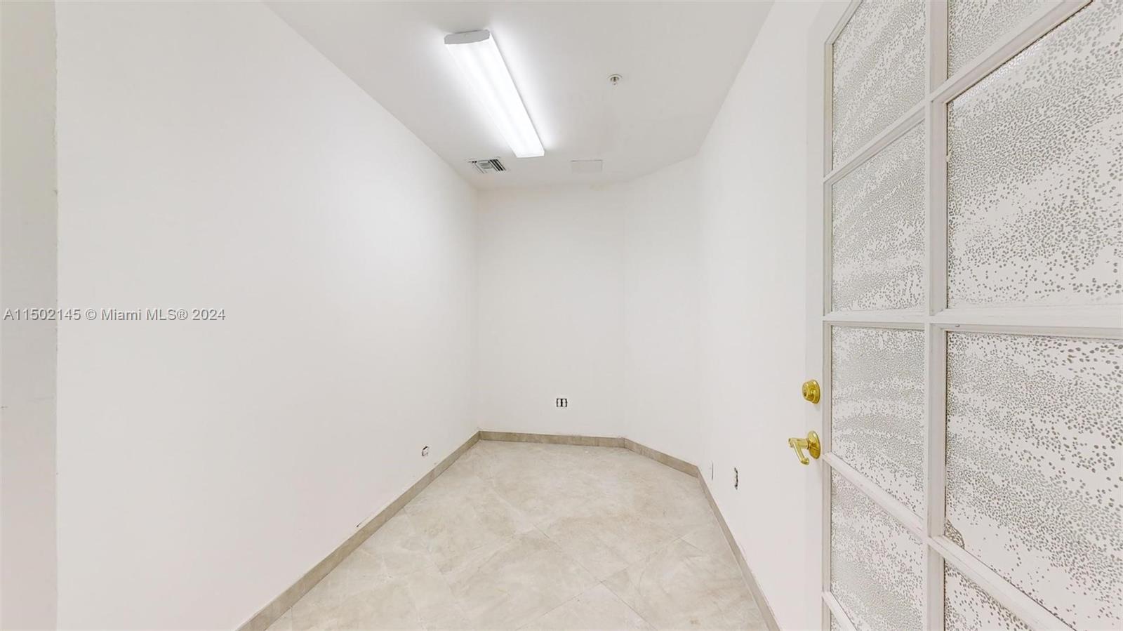 5601 Collins Ave CU-1, Miami Beach, Florida 33140, ,Commercialsale,For Sale,5601 Collins Ave CU-1,A11502145