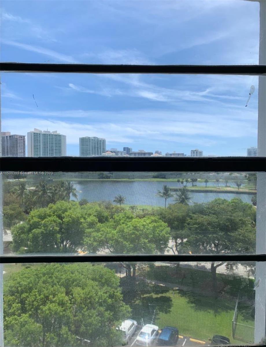 3475 N Country Club Dr 811, Aventura, Florida 33180, 2 Bedrooms Bedrooms, ,2 BathroomsBathrooms,Residentiallease,For Rent,3475 N Country Club Dr 811,A11500303