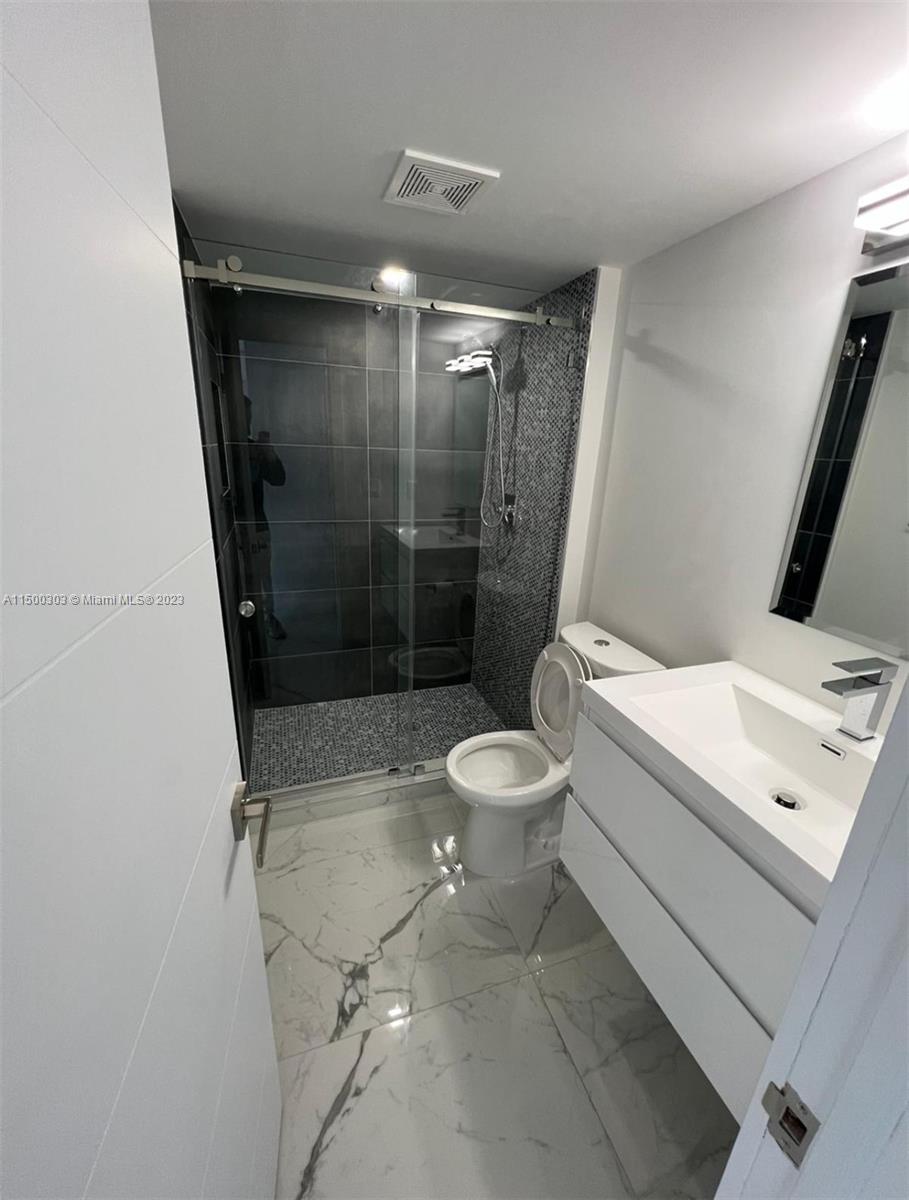 3475 N Country Club Dr 811, Aventura, Florida 33180, 2 Bedrooms Bedrooms, ,2 BathroomsBathrooms,Residentiallease,For Rent,3475 N Country Club Dr 811,A11500303