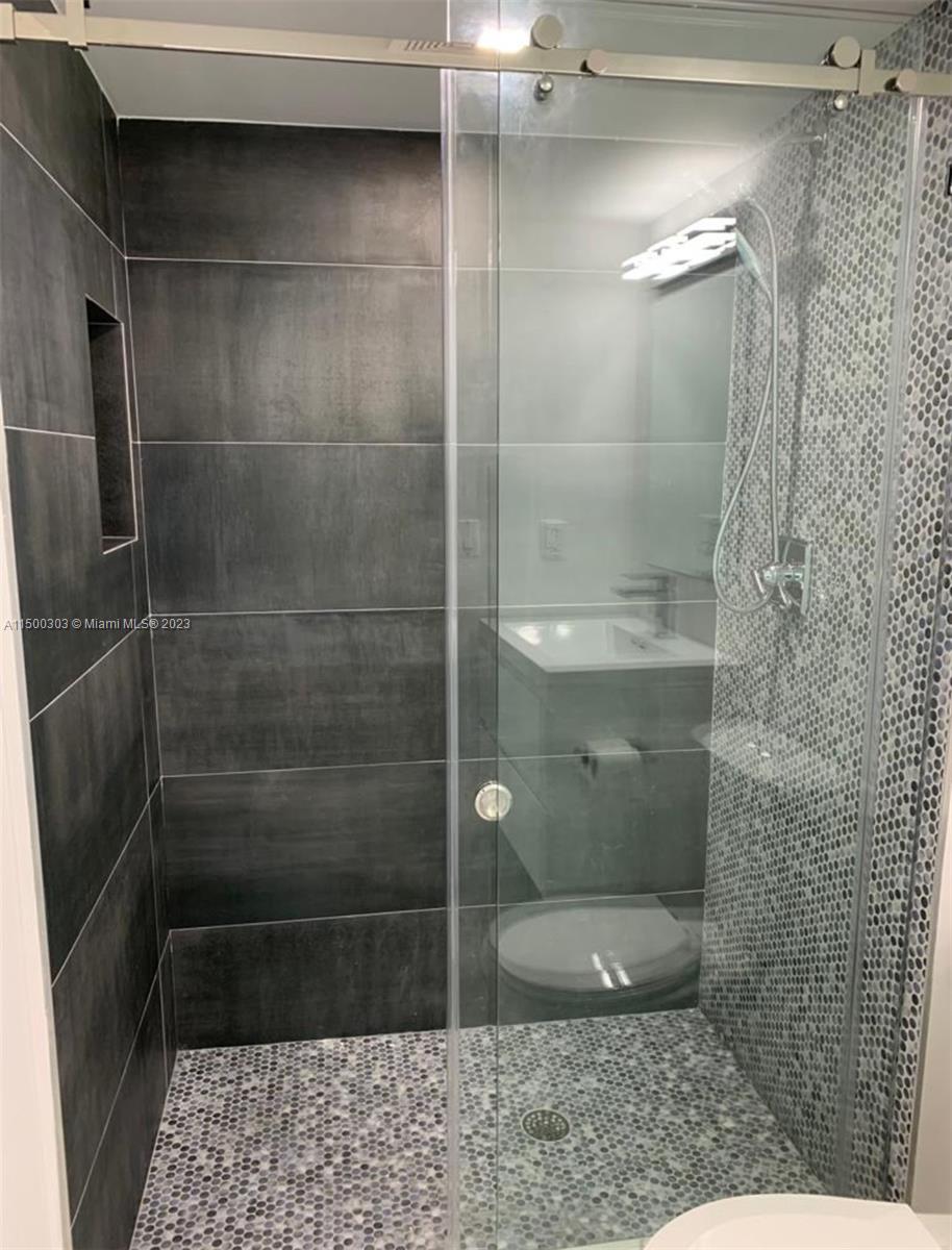 3475 N Country Club Dr 811, Aventura, Florida 33180, 2 Bedrooms Bedrooms, ,2 BathroomsBathrooms,Residentiallease,For Rent,3475 N Country Club Dr 811,A11500303